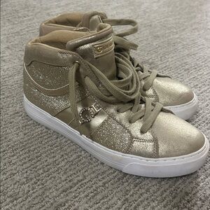 Guess Gettie Sneaker- excellent condition, in Gold 8M